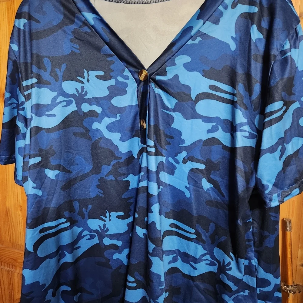 Nwot womens camo top - Picture 2 of 8